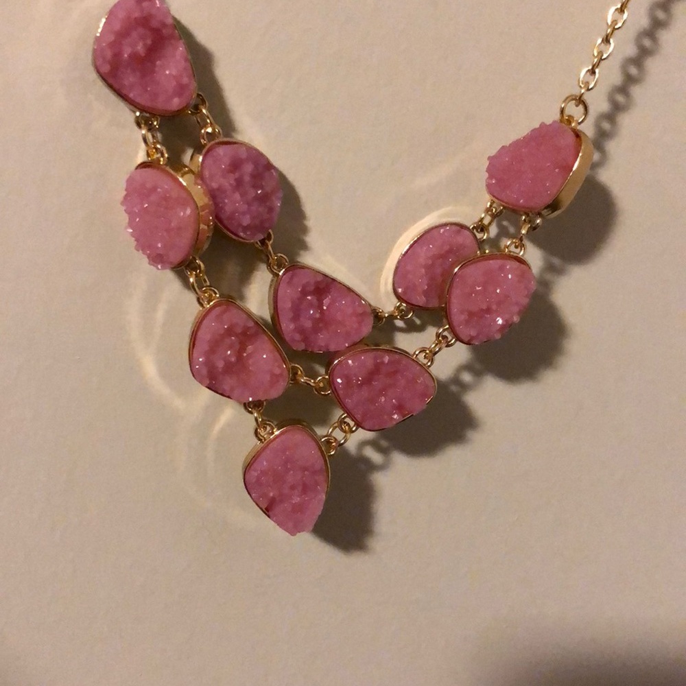 Pink statement necklace - Picture 4 of 6